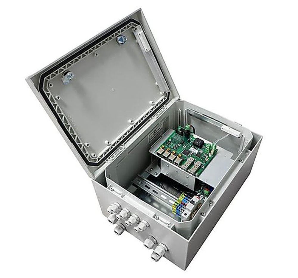 Изображения товара PSW-2G+Box - Управляемый гигабитный уличный коммутатор TFortis, 4 порта с PoE+ (до 60 Вт), 2 оптических порта SFP, встроенный оптический кросс.